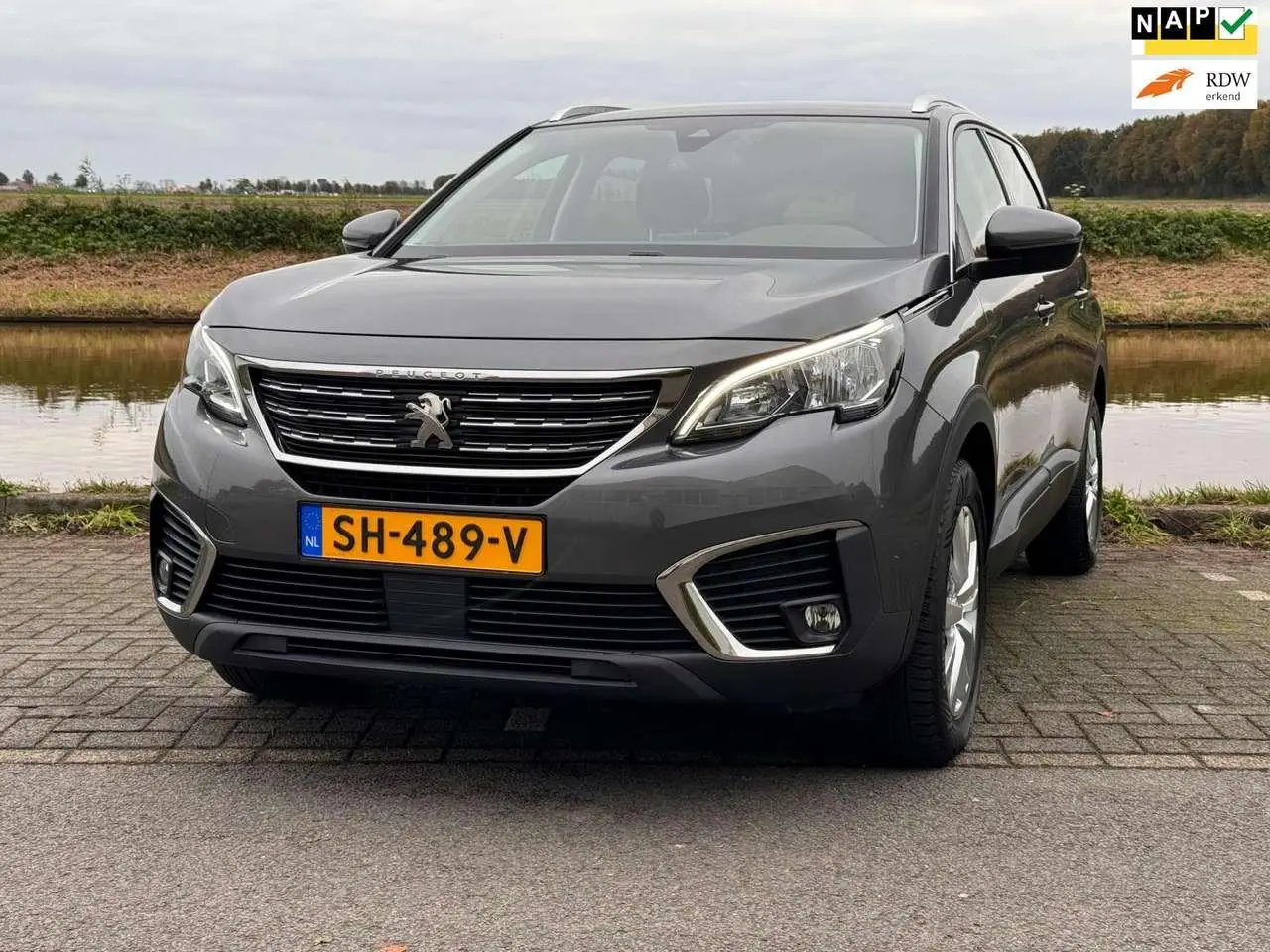 Photo 1 : Peugeot 5008 2018 Petrol