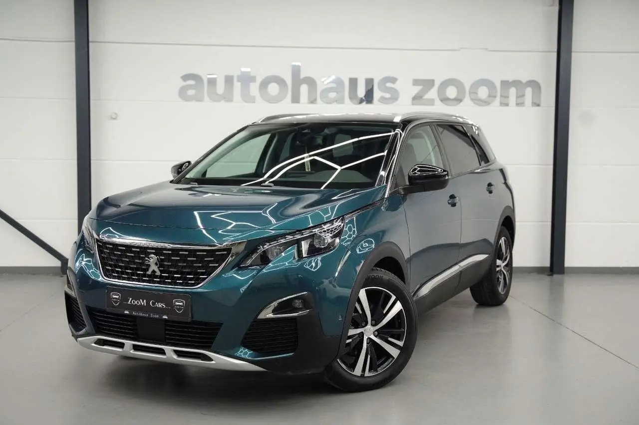 Photo 1 : Peugeot 5008 2017 Petrol