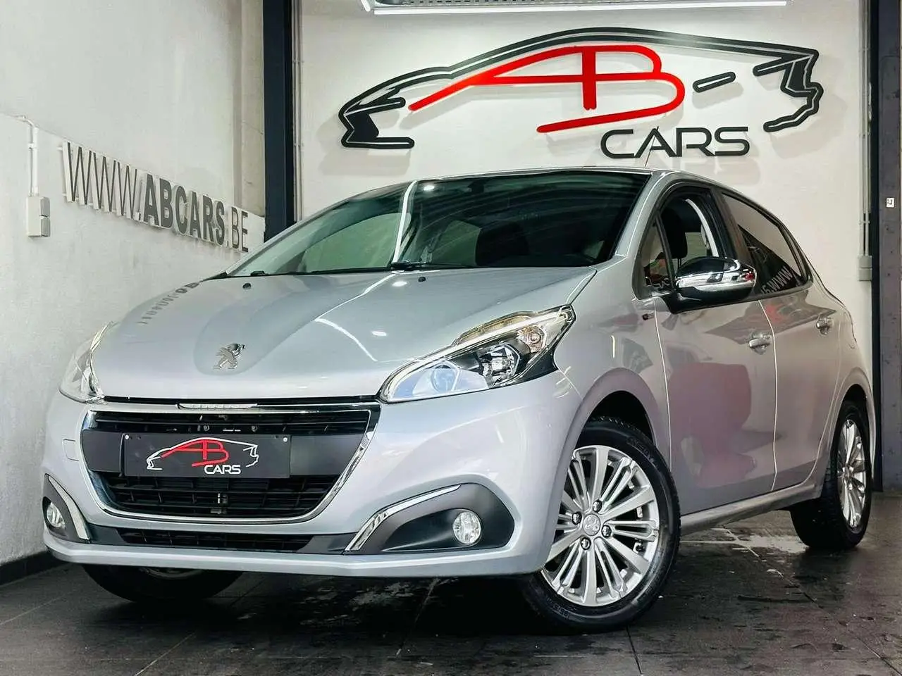 Photo 1 : Peugeot 208 2016 Petrol