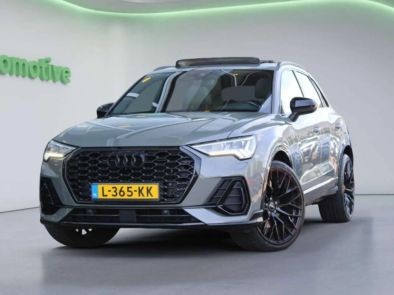 Photo 1 : Audi Q3 2019 Petrol