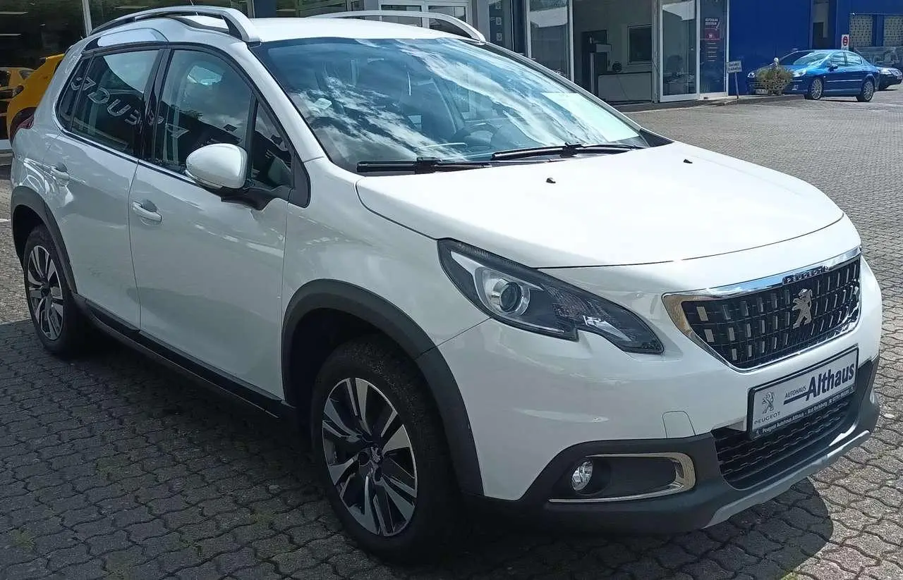 Photo 1 : Peugeot 2008 2018 Petrol