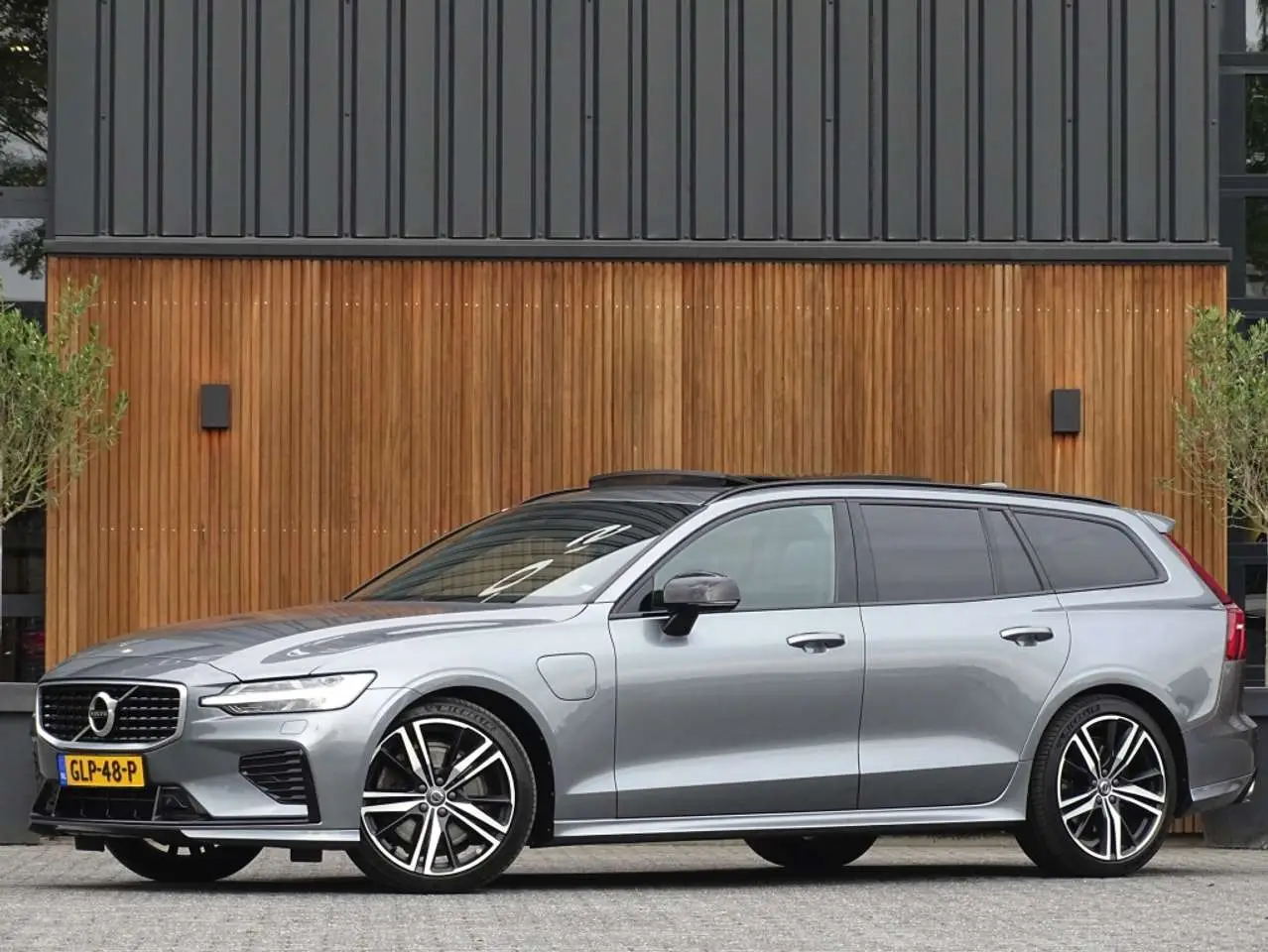 Photo 1 : Volvo V60 2020 Hybride