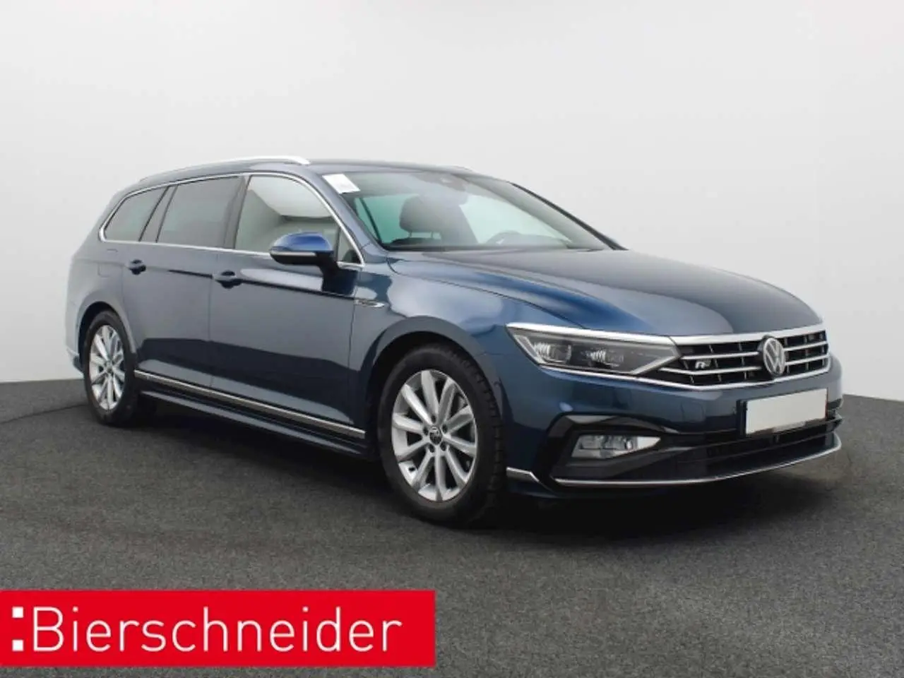 Photo 1 : Volkswagen Passat 2023 Petrol