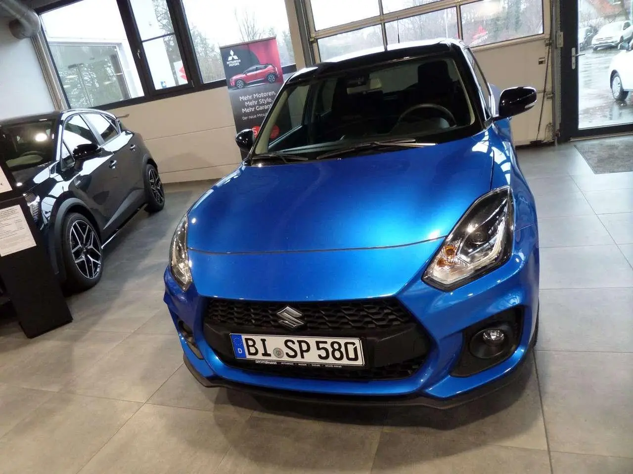 Photo 1 : Suzuki Swift 2023 Petrol