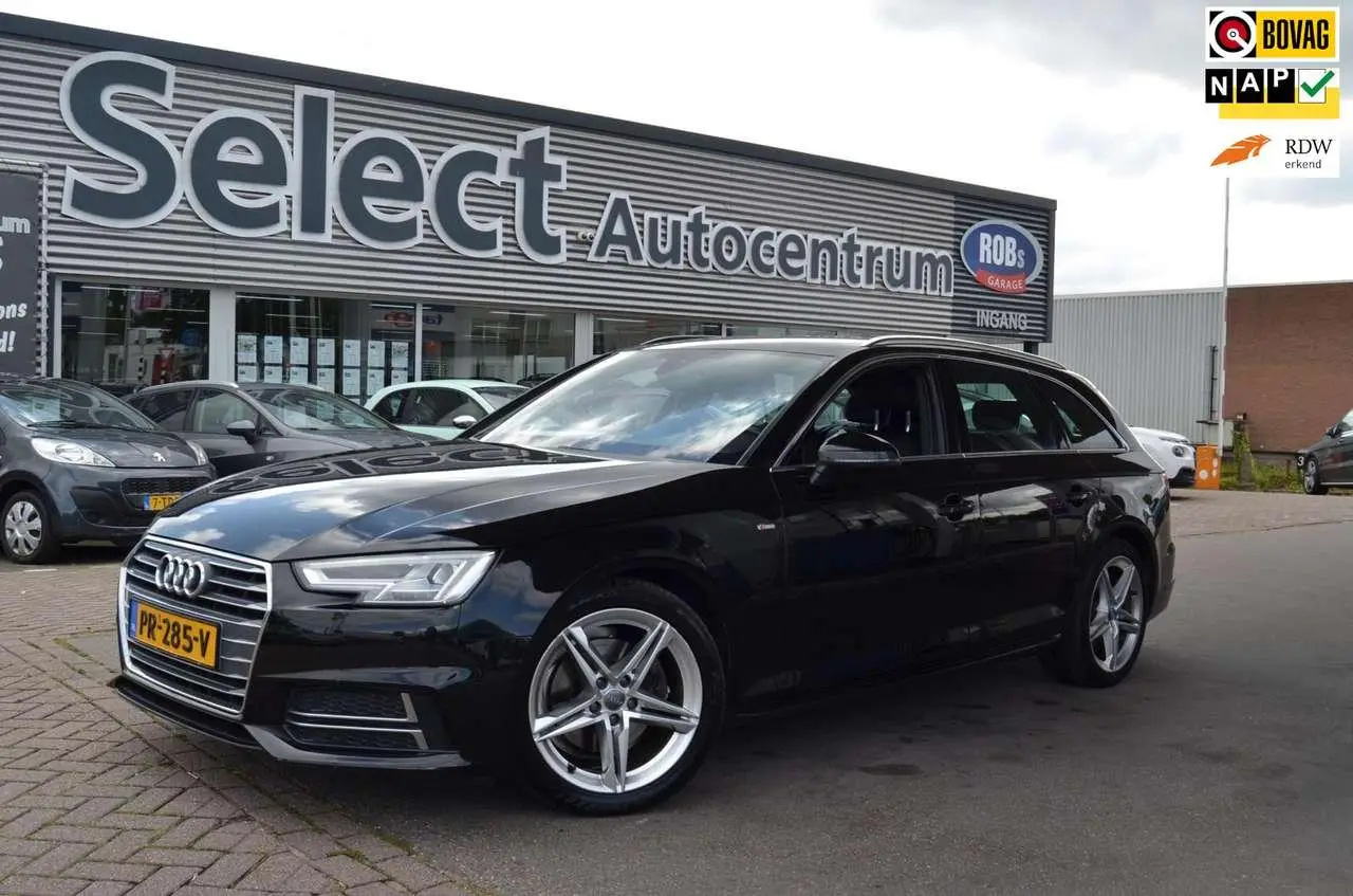 Photo 1 : Audi A4 2018 Petrol