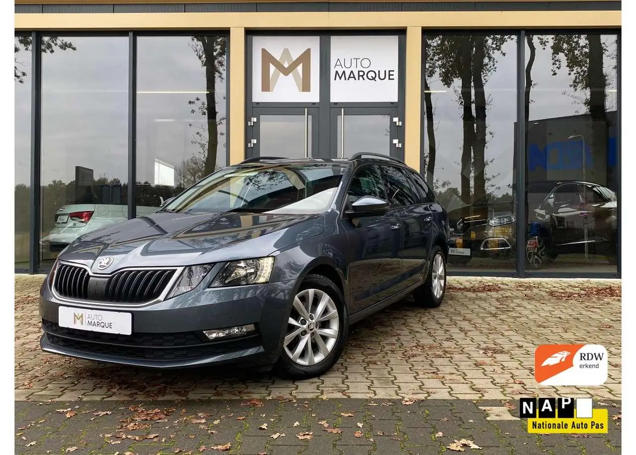 Photo 1 : Skoda Octavia 2017 Petrol