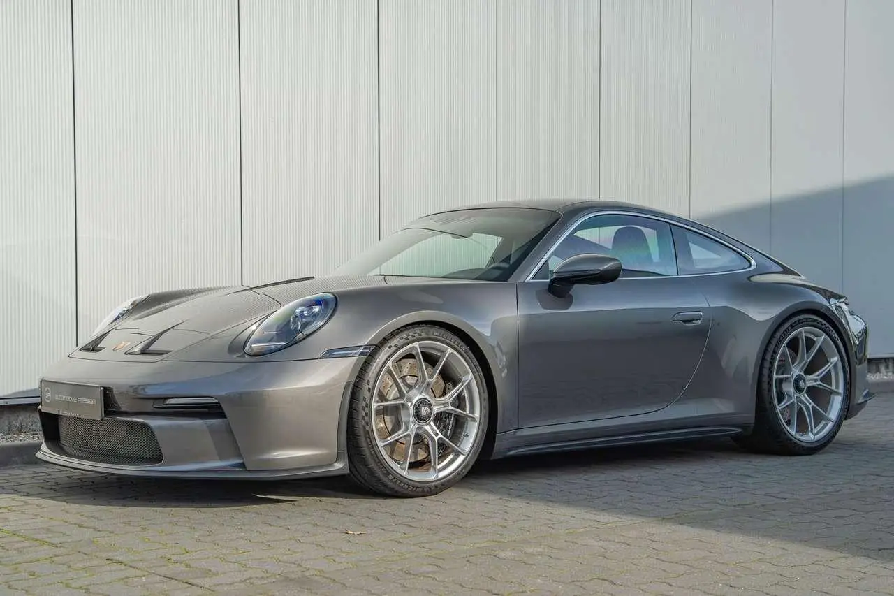 Photo 1 : Porsche 992 2022 Essence