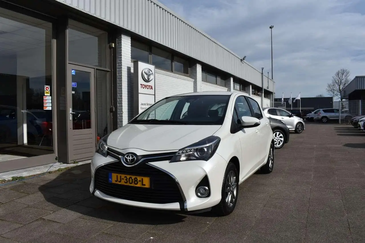 Photo 1 : Toyota Yaris 2016 Petrol