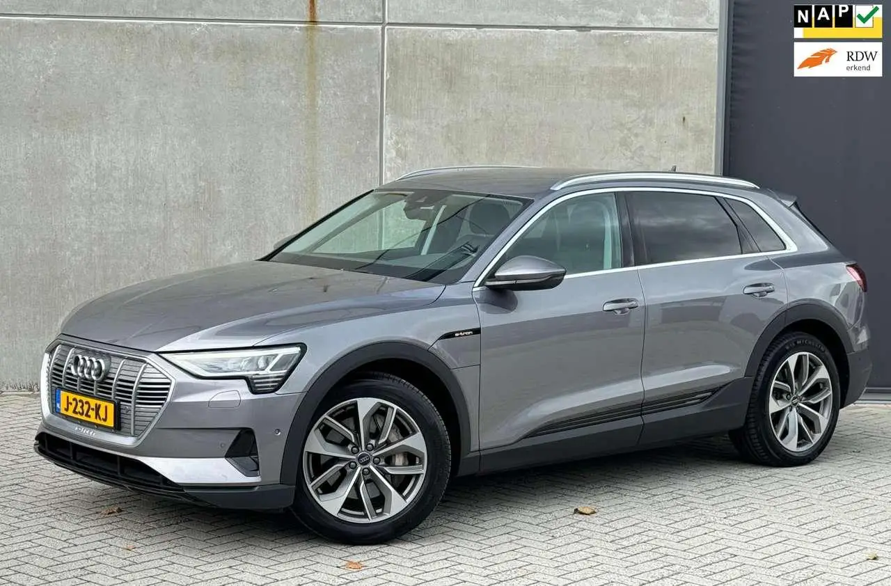 Photo 1 : Audi E-tron 2020 Électrique