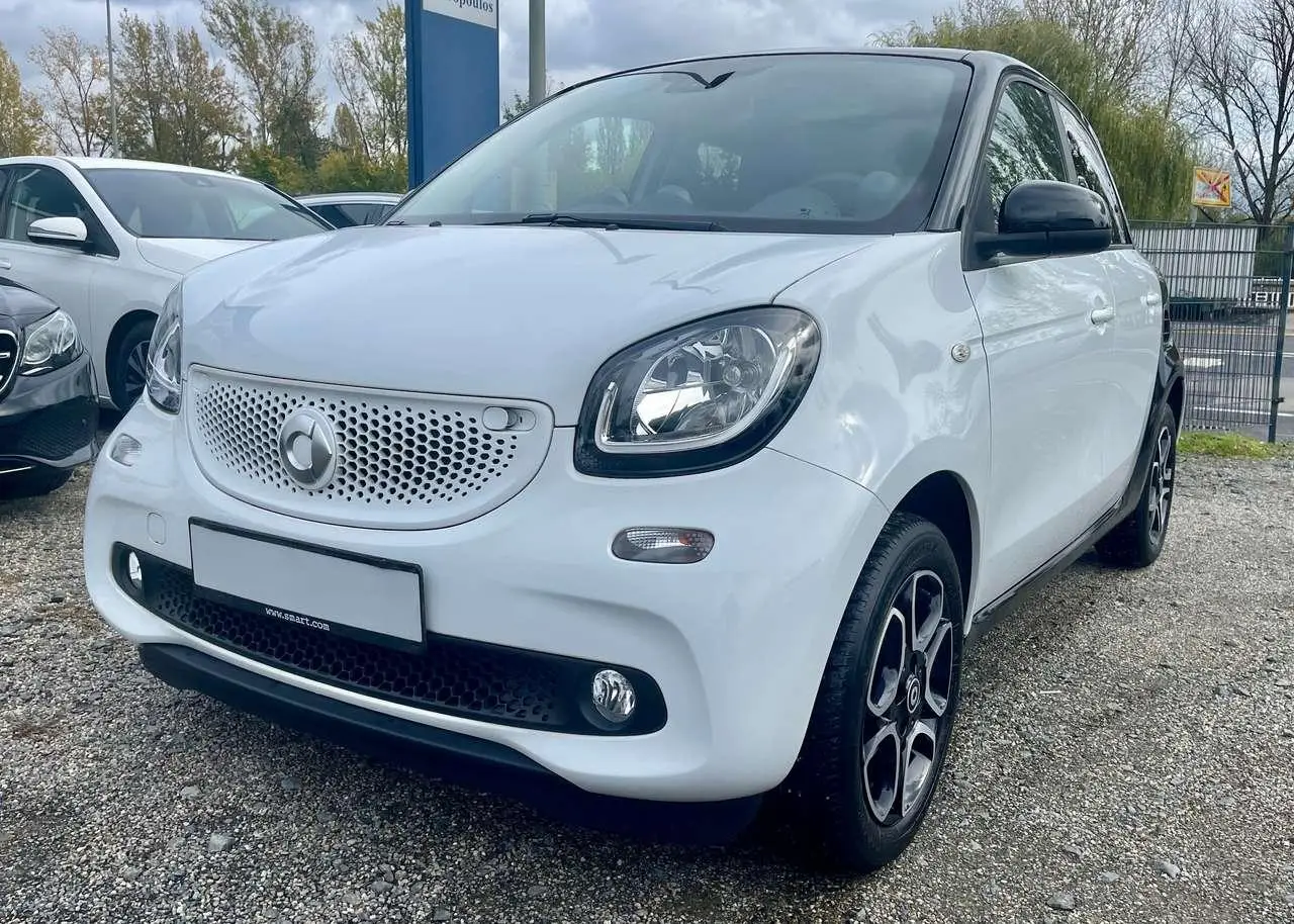 Photo 1 : Smart Forfour 2016 Petrol