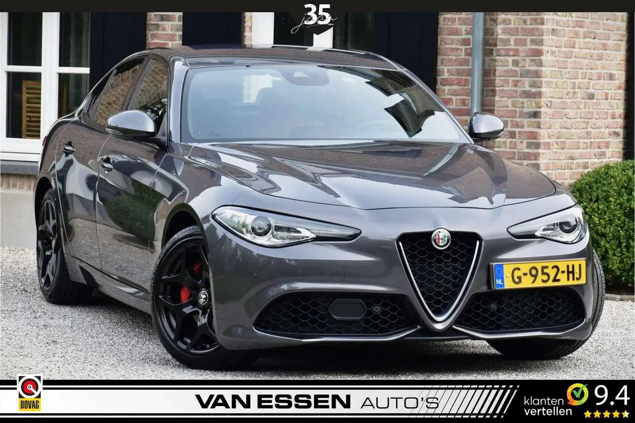 Photo 1 : Alfa Romeo Giulia 2019 Essence