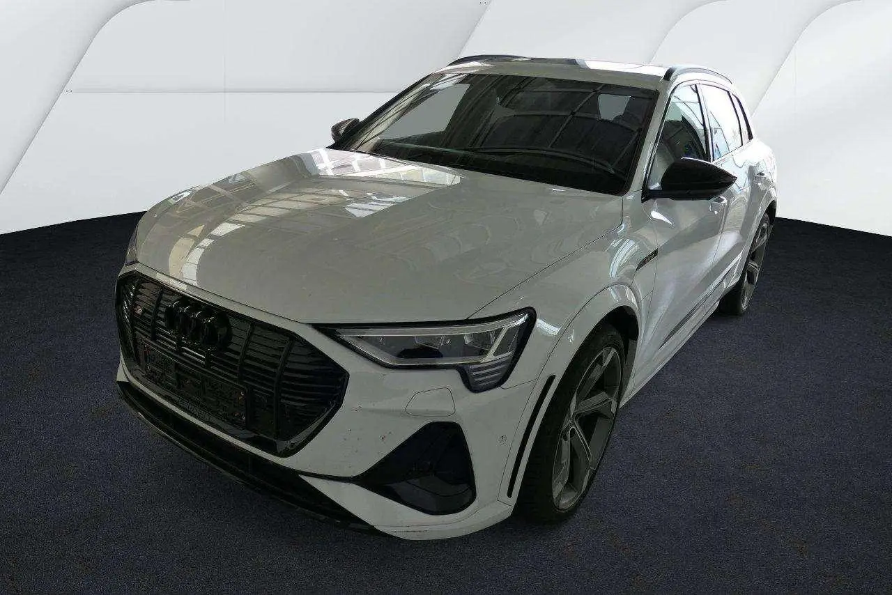 Photo 1 : Audi E-tron 2022 Électrique