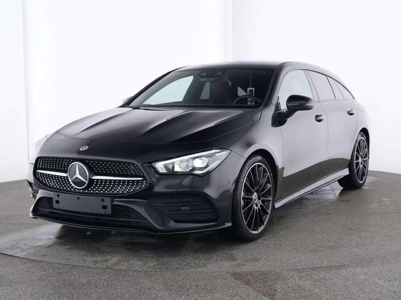 Photo 1 : Mercedes-benz Classe Cla 2023 Petrol