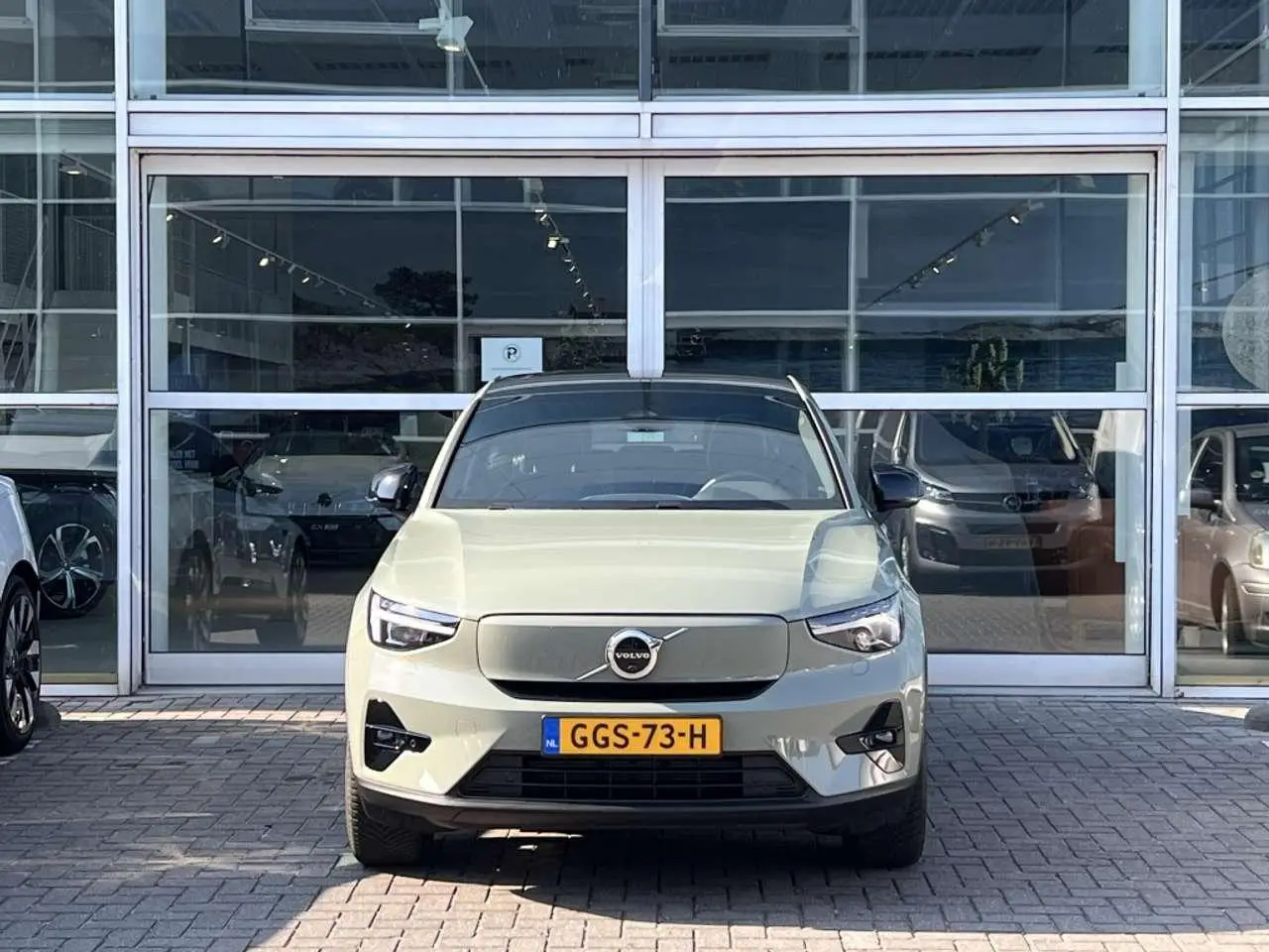 Photo 1 : Volvo C40 2024 Électrique