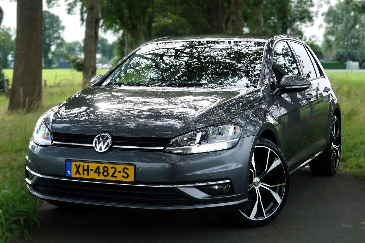 Photo 1 : Volkswagen Golf 2019 Petrol