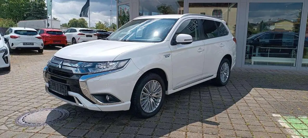 Photo 1 : Mitsubishi Outlander 2021 Hybrid