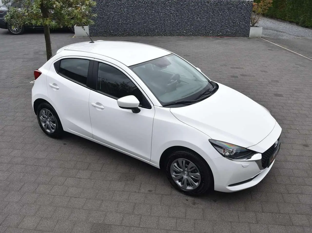 Photo 1 : Mazda 2 2023 Petrol