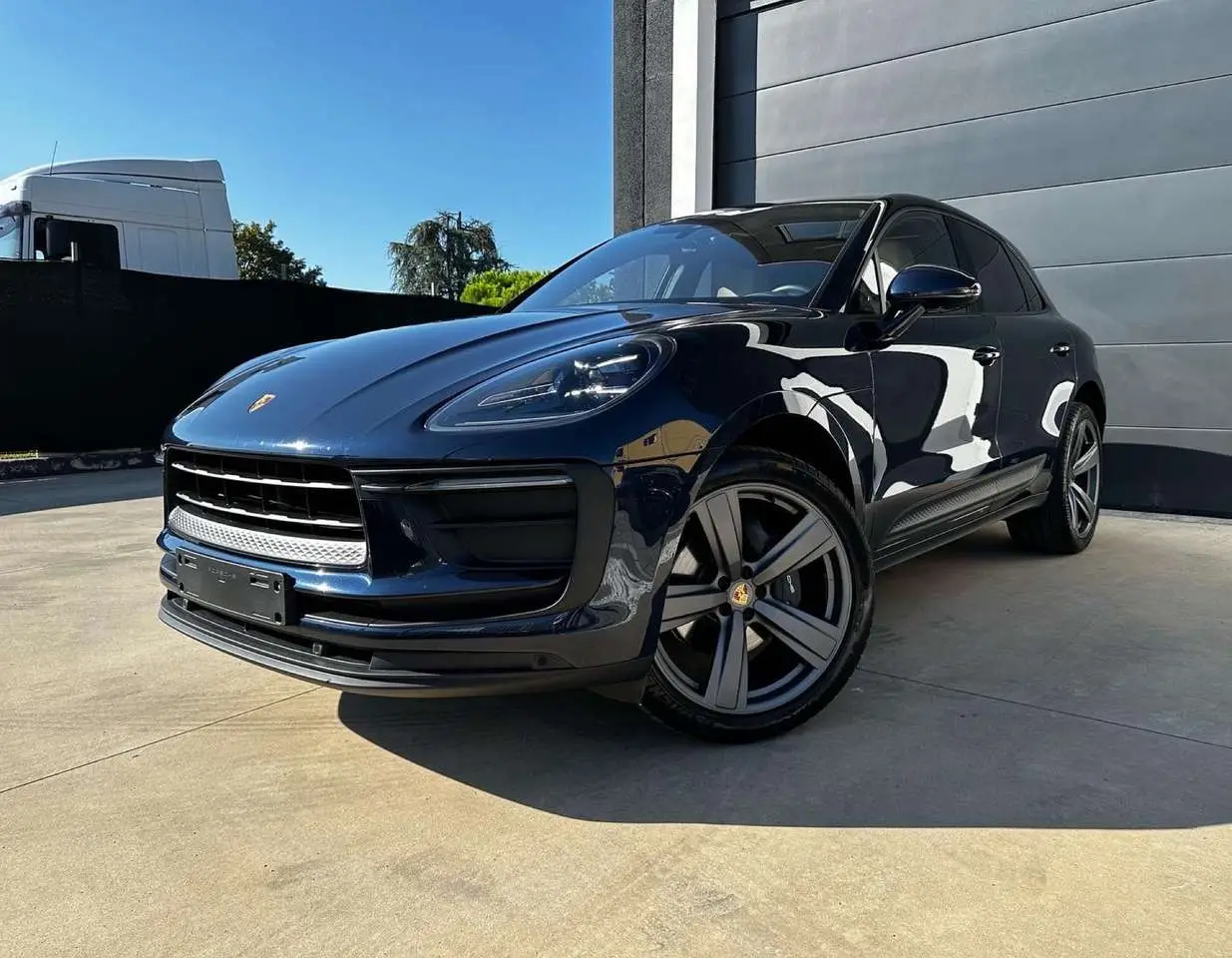 Photo 1 : Porsche Macan 2022 Petrol