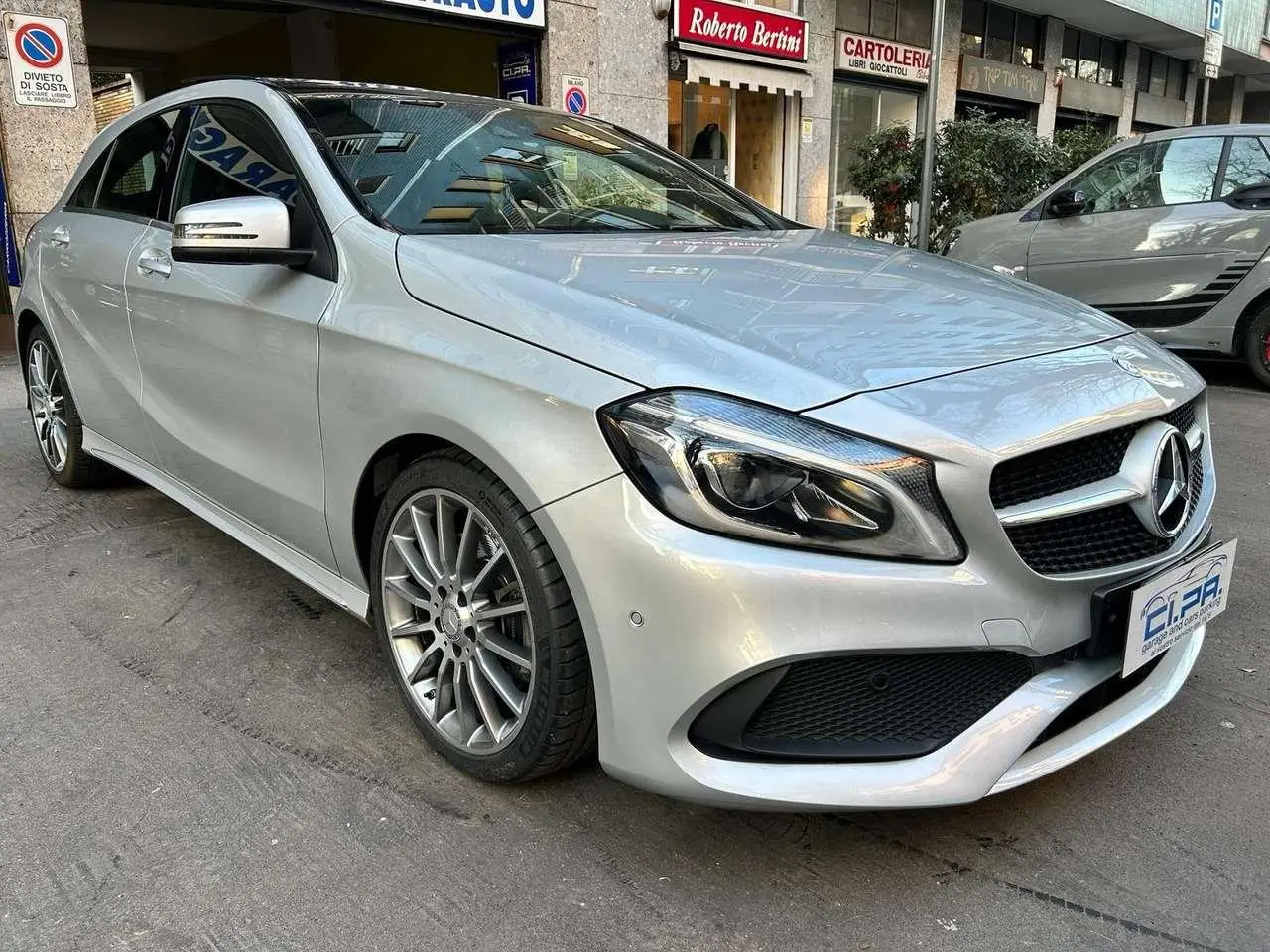 Photo 1 : Mercedes-benz Classe A 2015 Petrol