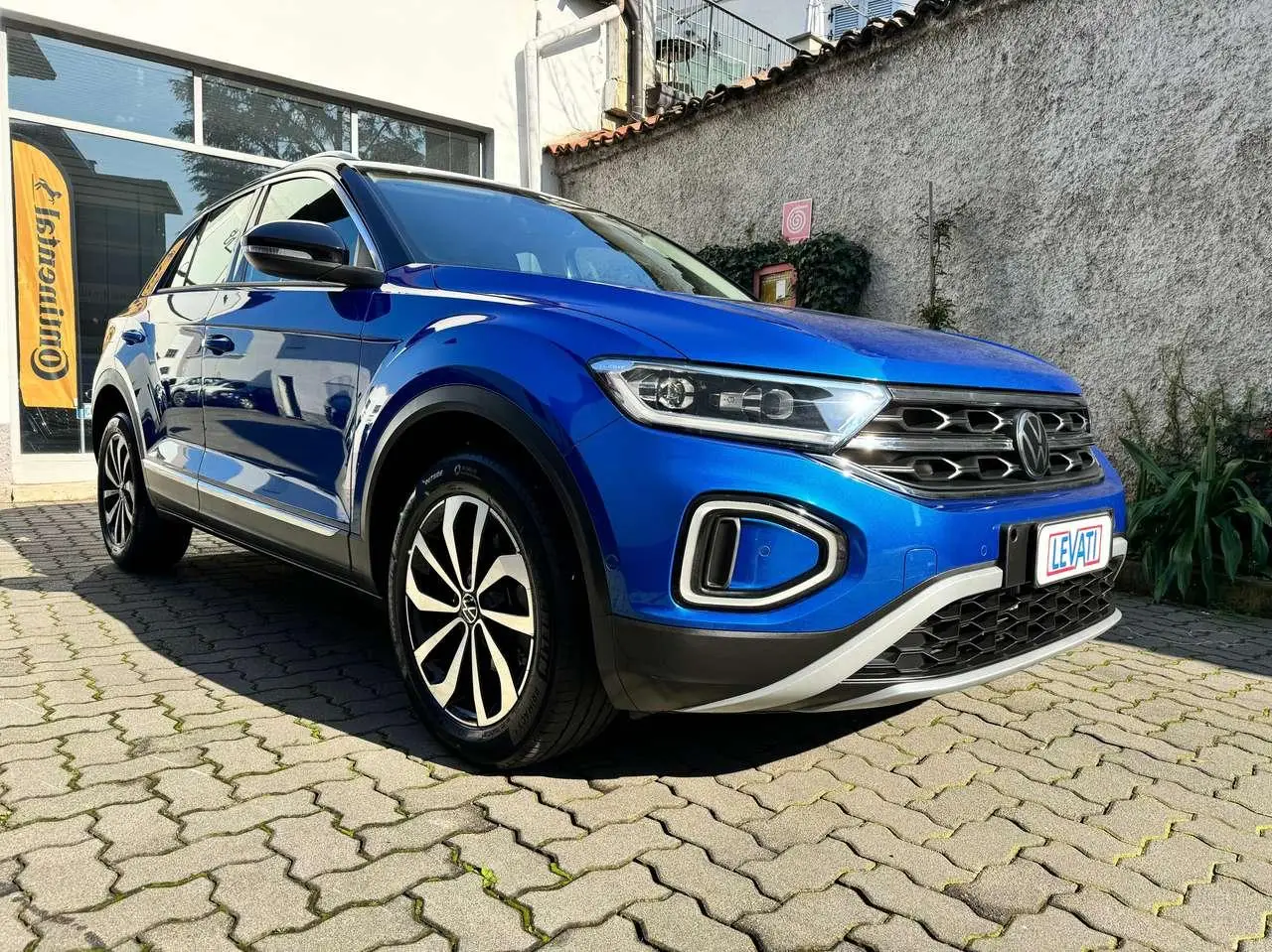 Photo 1 : Volkswagen T-roc 2022 Petrol