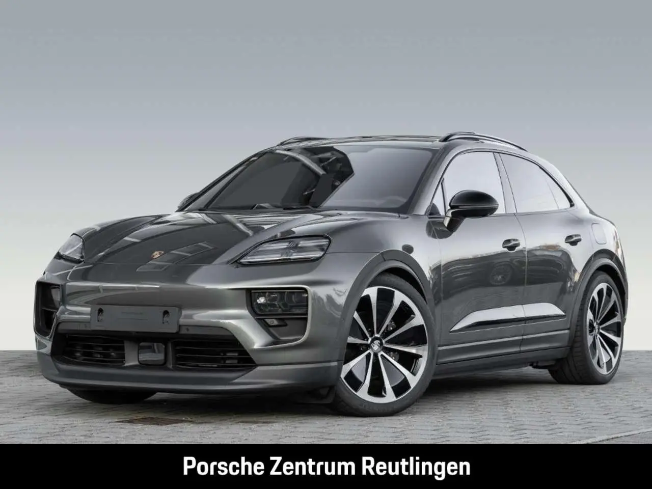 Photo 1 : Porsche Macan 2024 Electric