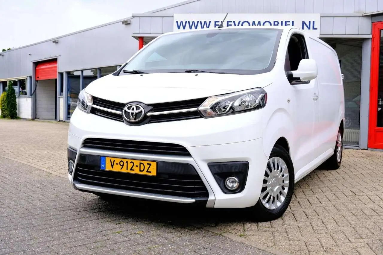 Photo 1 : Toyota Proace 2017 Diesel