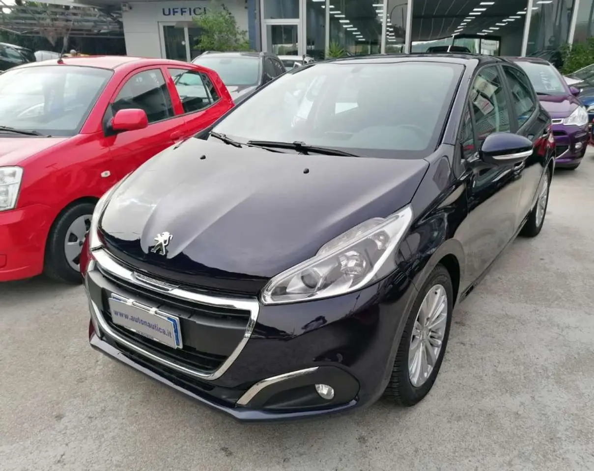 Photo 1 : Peugeot 208 2016 Petrol