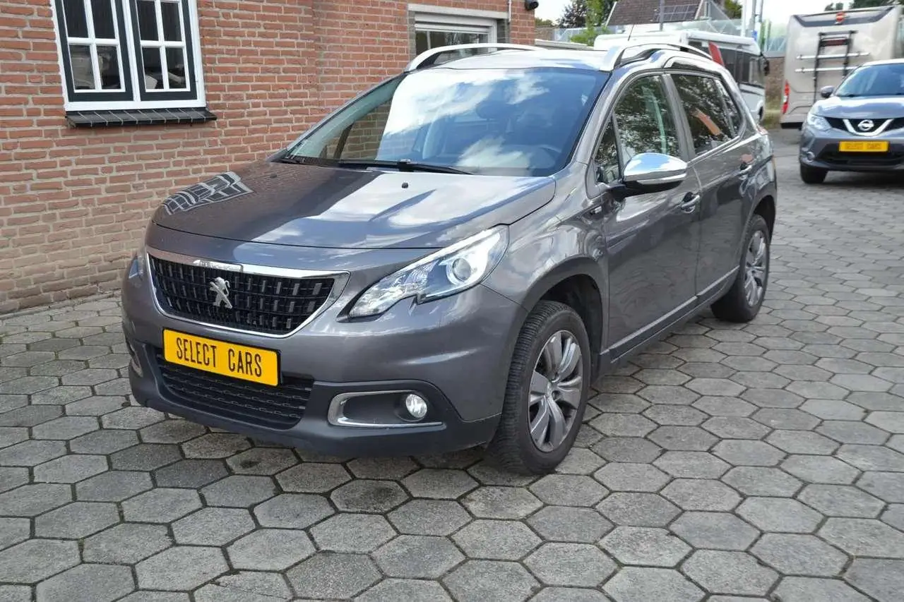 Photo 1 : Peugeot 2008 2017 Petrol