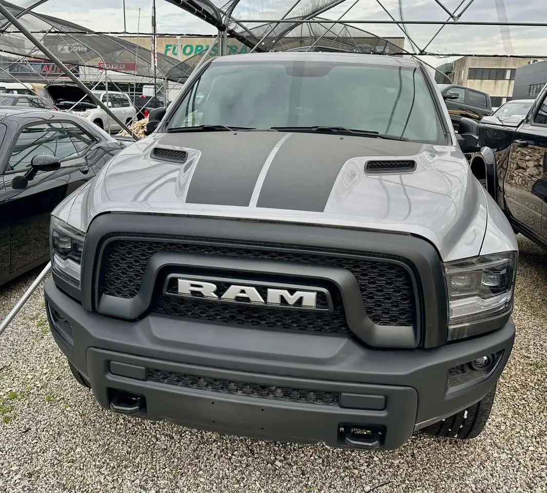 Photo 1 : Dodge Ram 2024 LPG