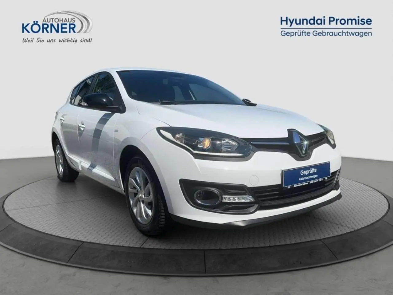 Photo 1 : Renault Megane 2015 Essence