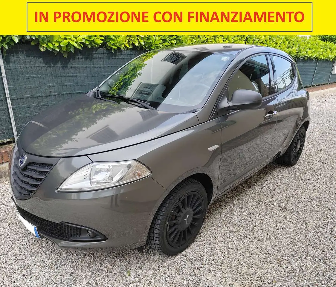 Photo 1 : Lancia Ypsilon 2015 GPL