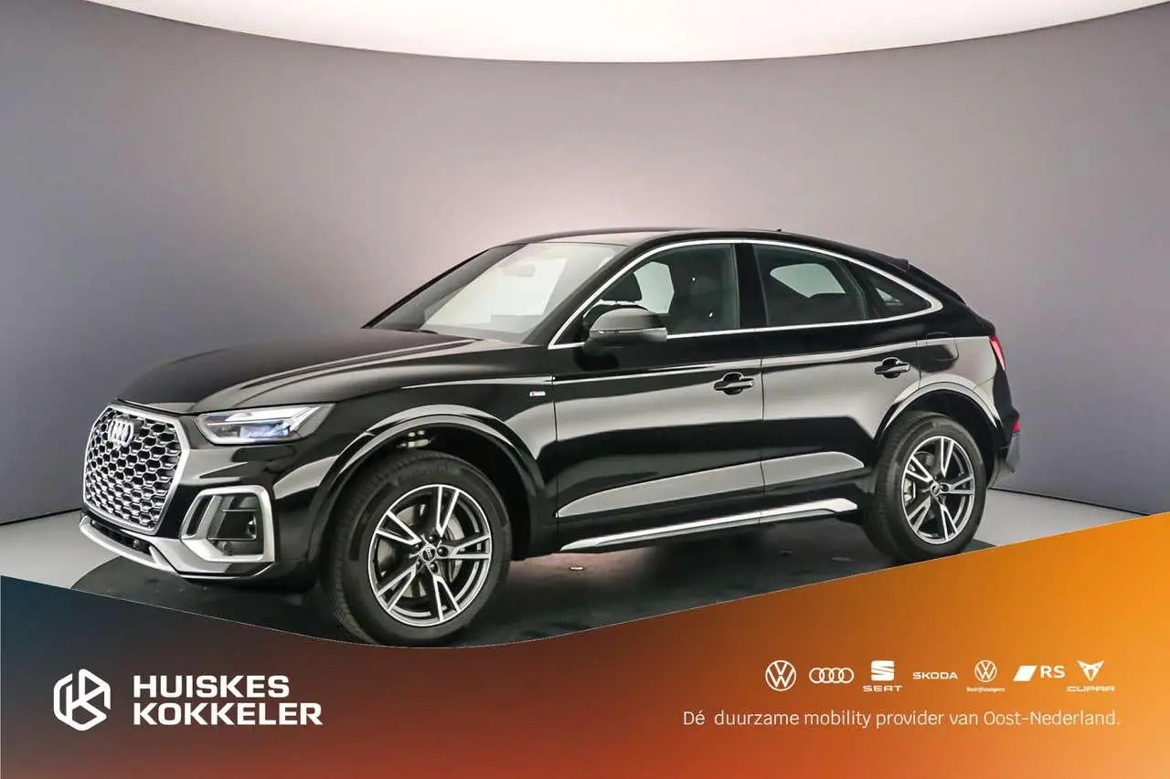 Photo 1 : Audi Q5 2023 Hybride