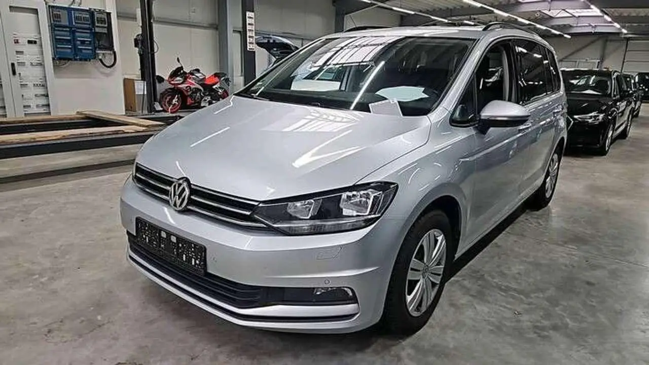 Photo 1 : Volkswagen Touran 2019 Petrol