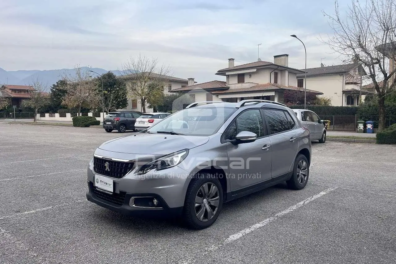 Photo 1 : Peugeot 2008 2018 Petrol