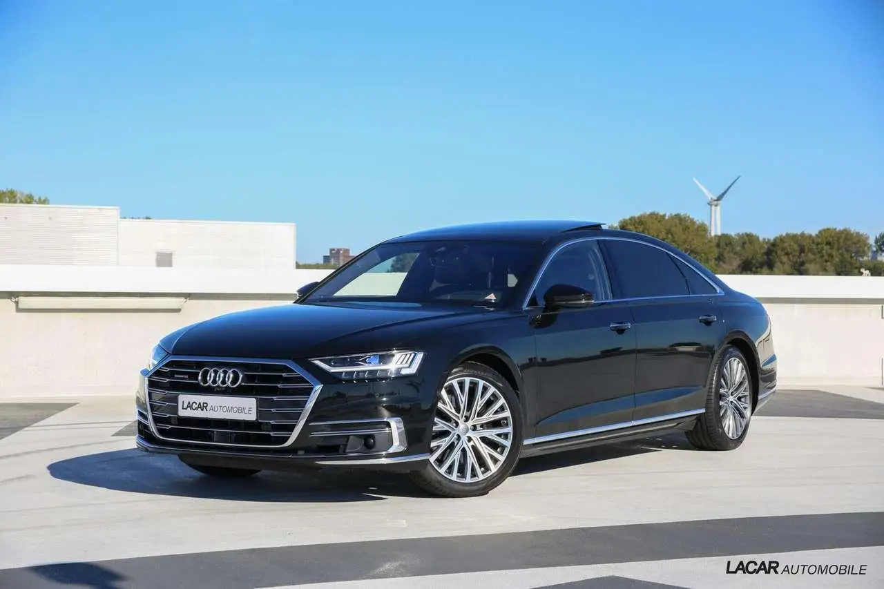 Photo 1 : Audi A8 2018 Essence