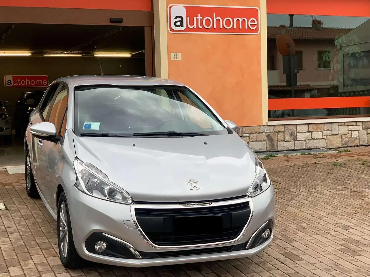 Photo 1 : Peugeot 208 2016 Petrol