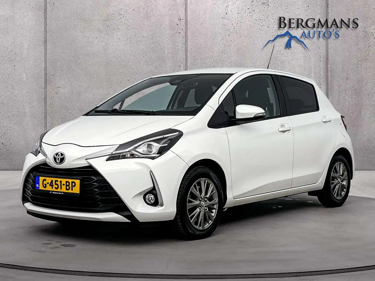 Photo 1 : Toyota Yaris 2019 Petrol