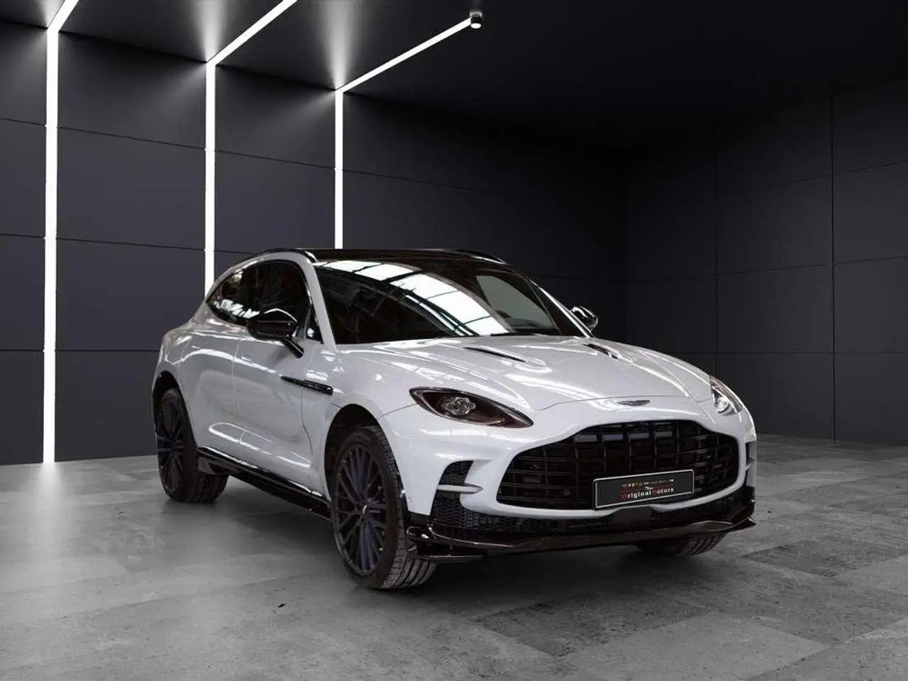 Photo 1 : Aston Martin Dbx 2023 Petrol