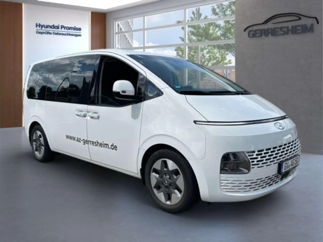 Photo 1 : Hyundai Staria 2023 Diesel