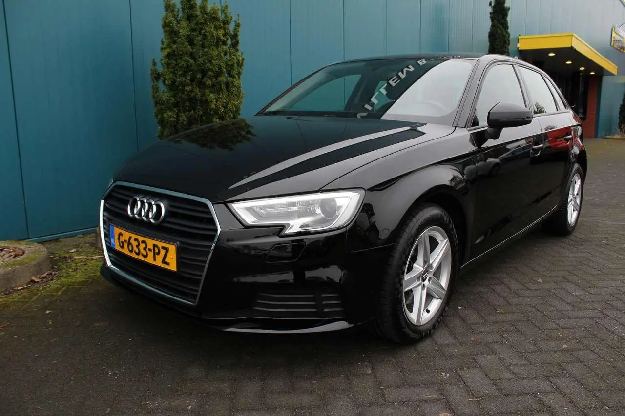 Photo 1 : Audi A3 2019 Petrol