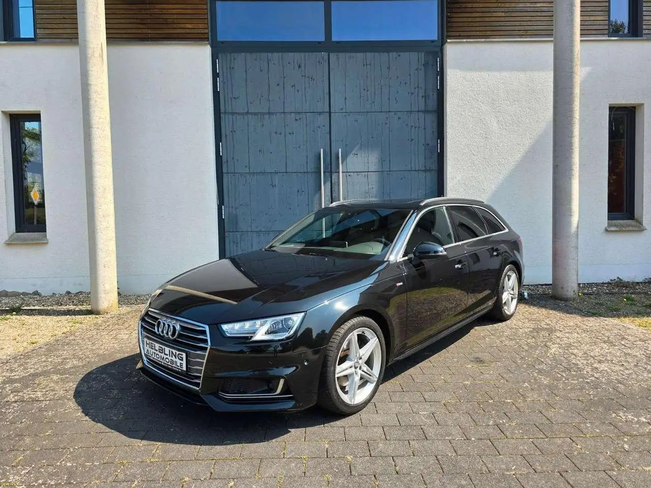 Photo 1 : Audi A4 2018 Petrol