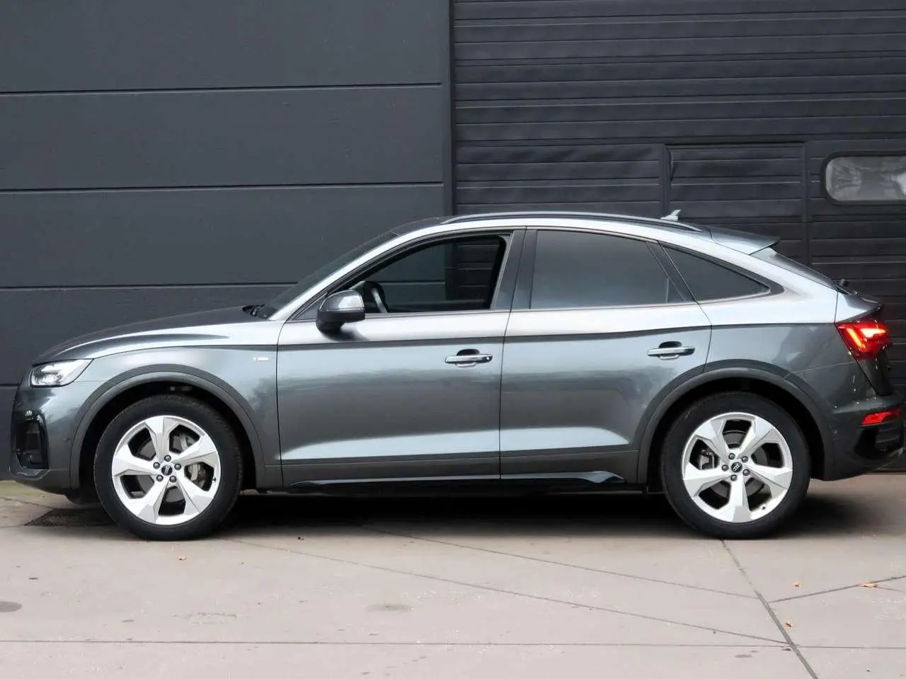 Photo 1 : Audi Q5 2022 Diesel