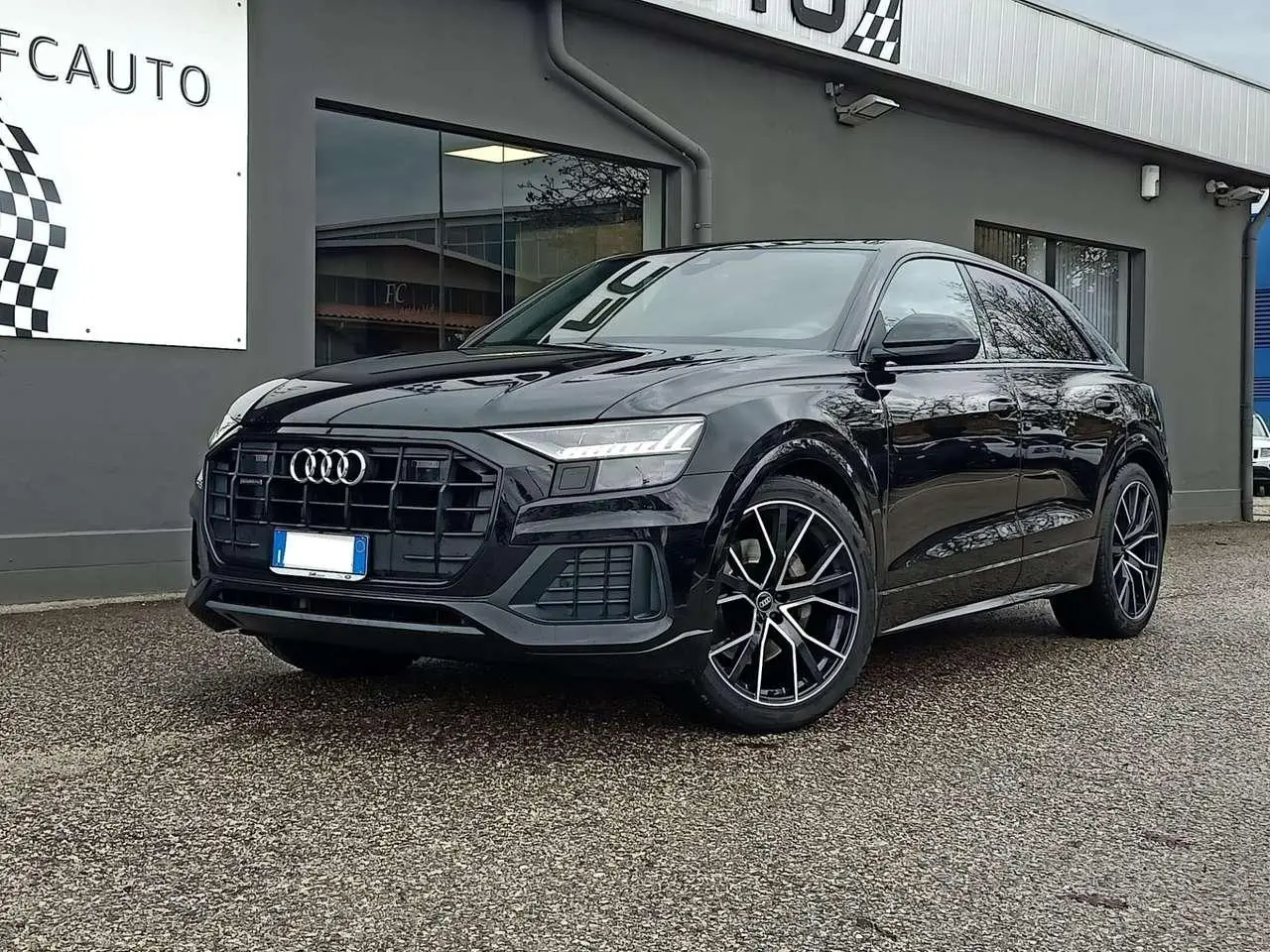 Photo 1 : Audi Q8 2023 Hybrid