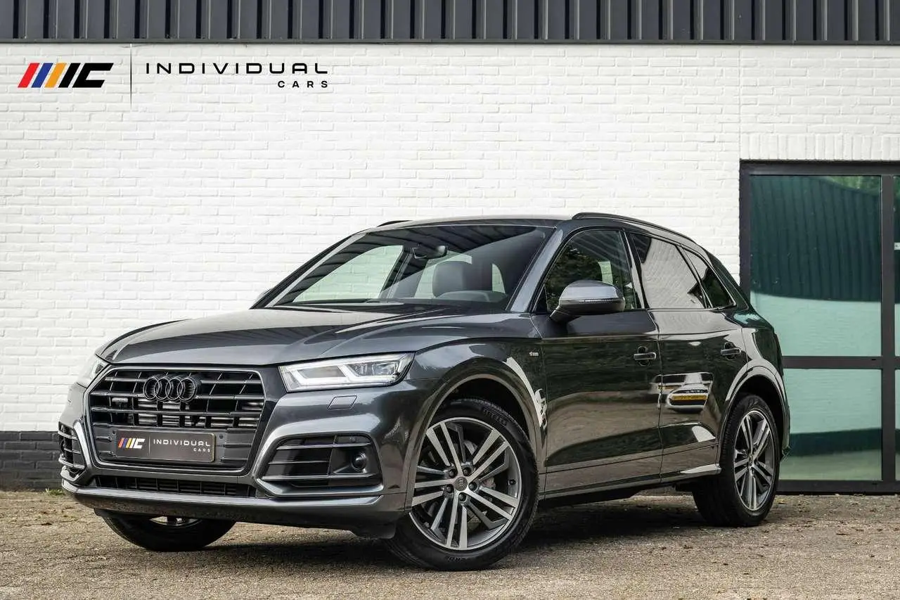 Photo 1 : Audi Q5 2019 Essence