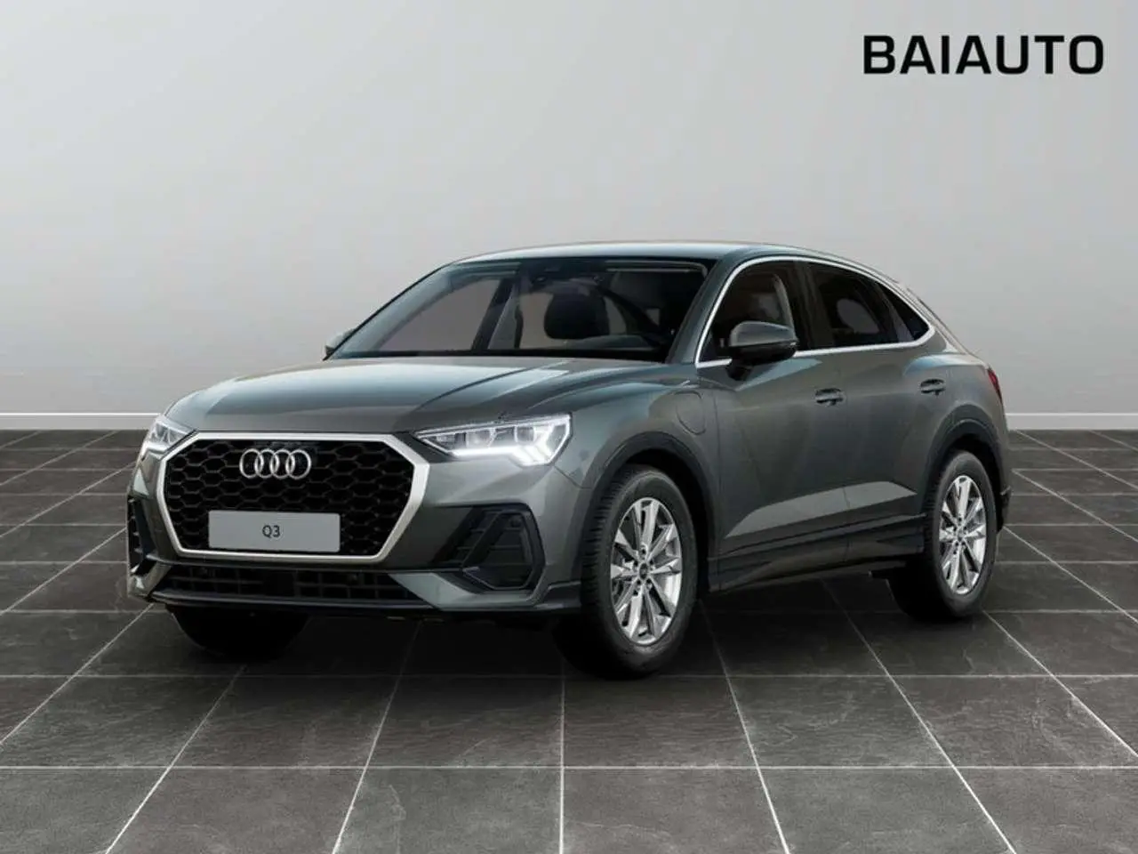 Photo 1 : Audi Q3 2024 Hybride