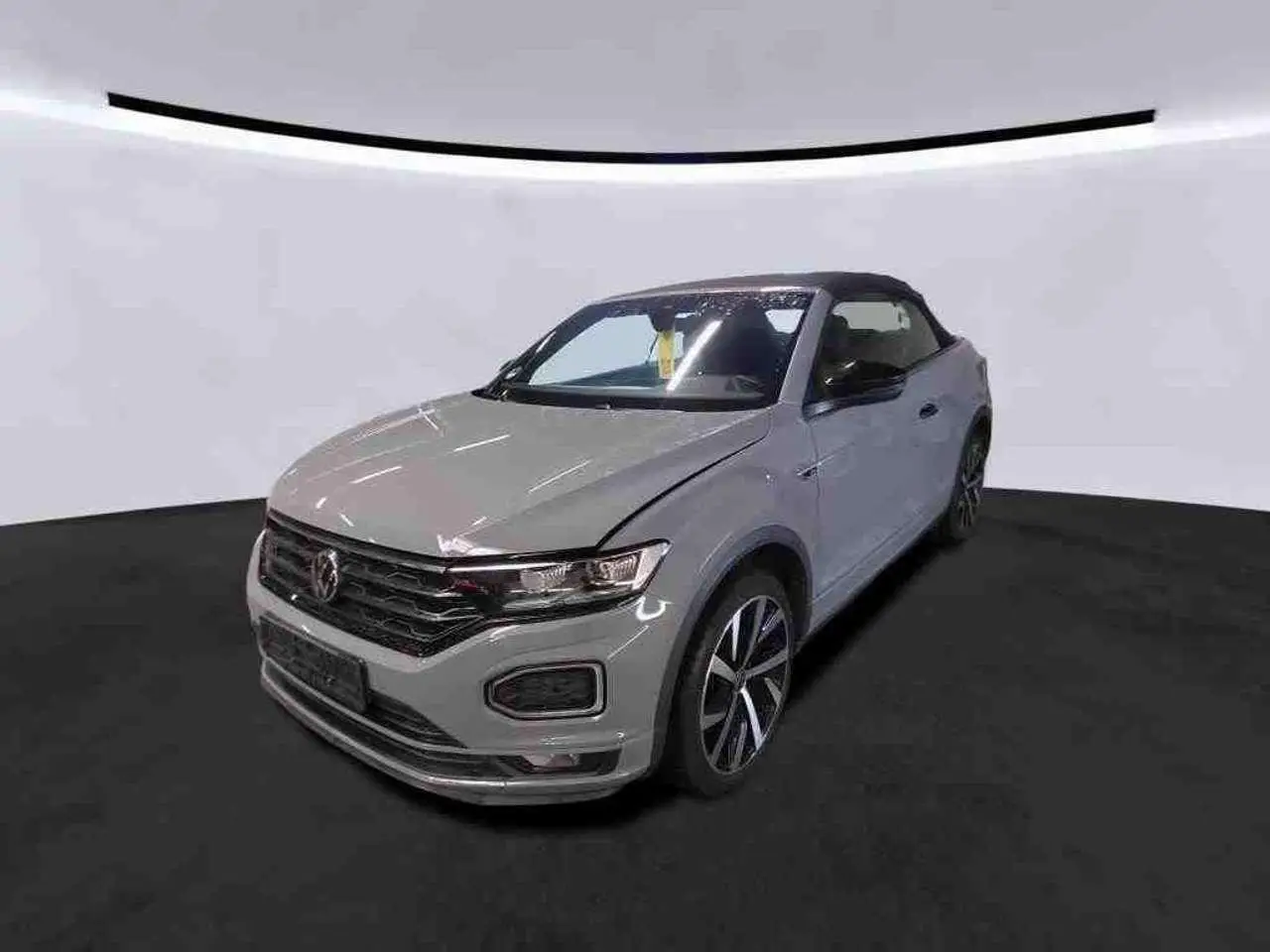 Photo 1 : Volkswagen T-roc 2021 Essence