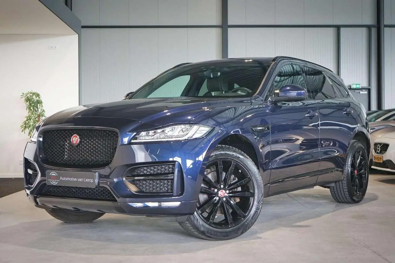 Photo 1 : Jaguar F-pace 2019 Essence