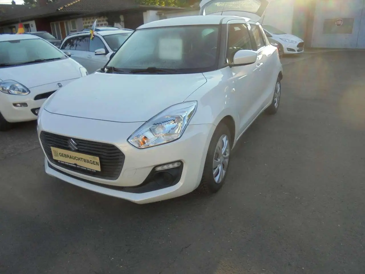 Photo 1 : Suzuki Swift 2018 Petrol