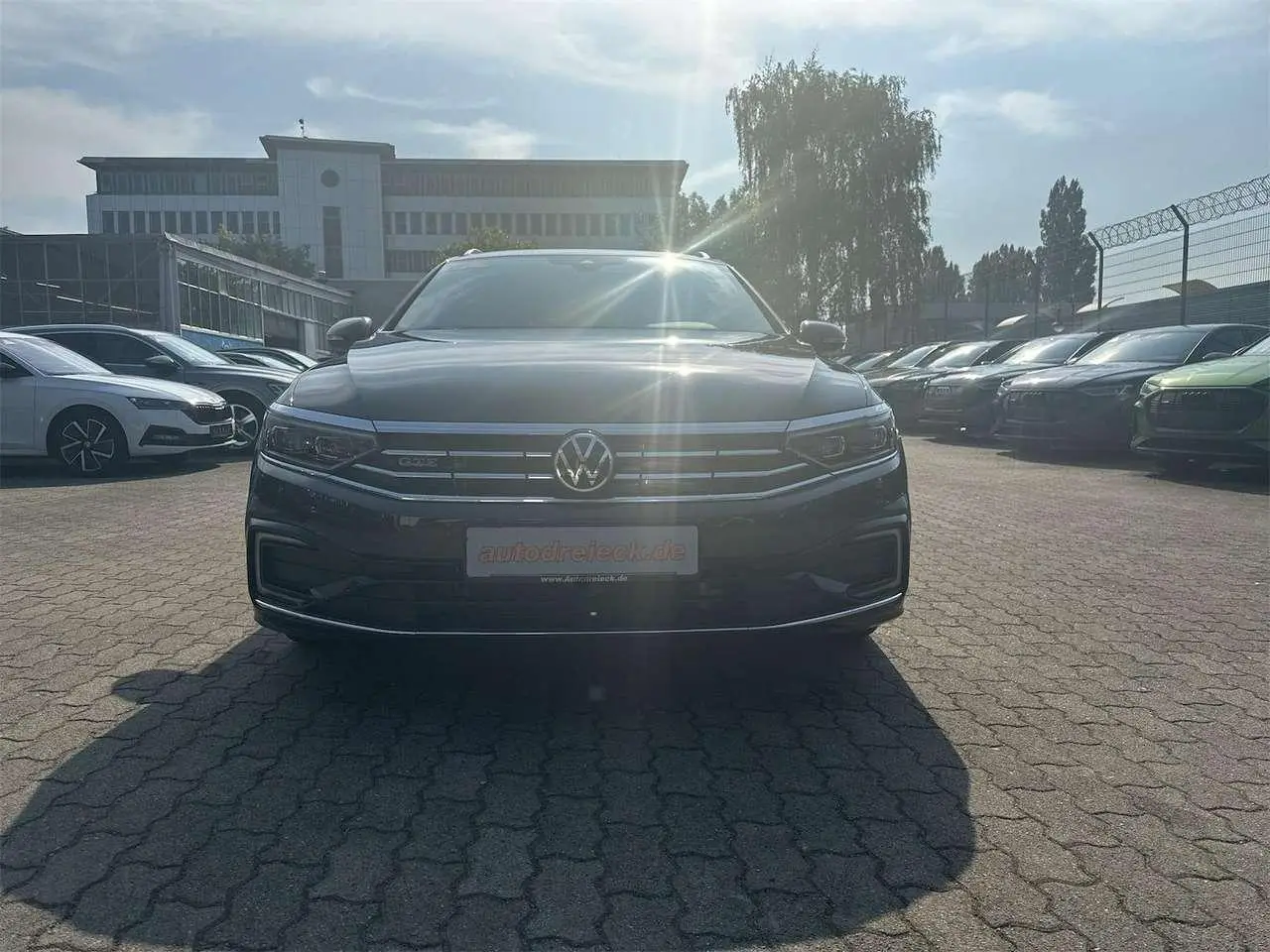 Photo 1 : Volkswagen Passat 2021 Hybride