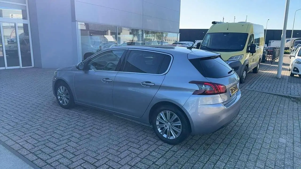 Photo 1 : Peugeot 308 2019 Petrol